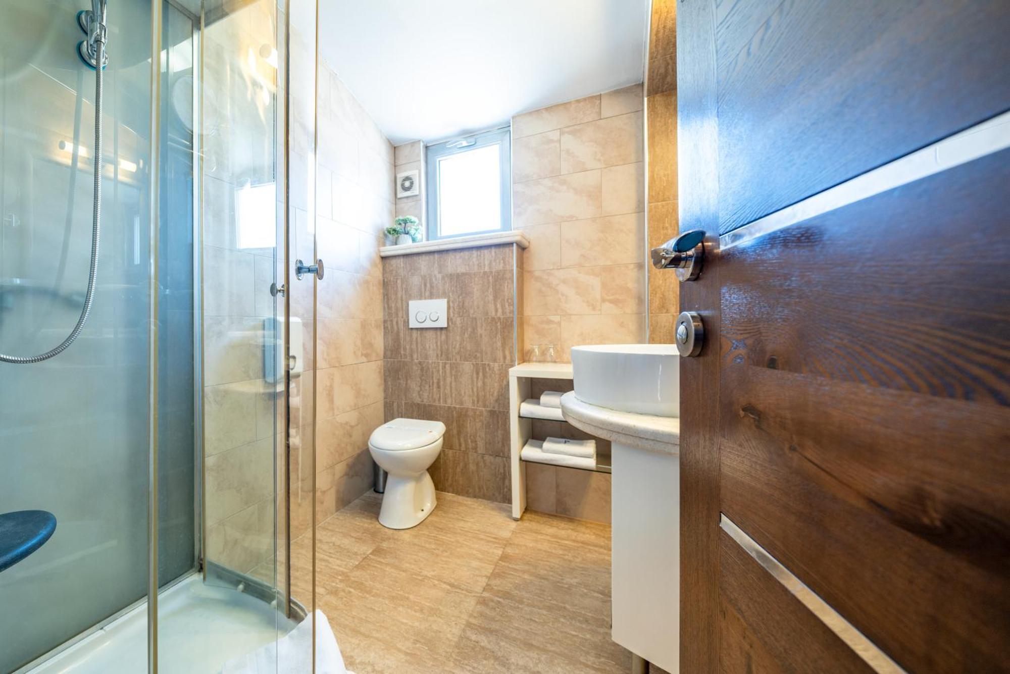 Alexandar Lux 4* Podgorica