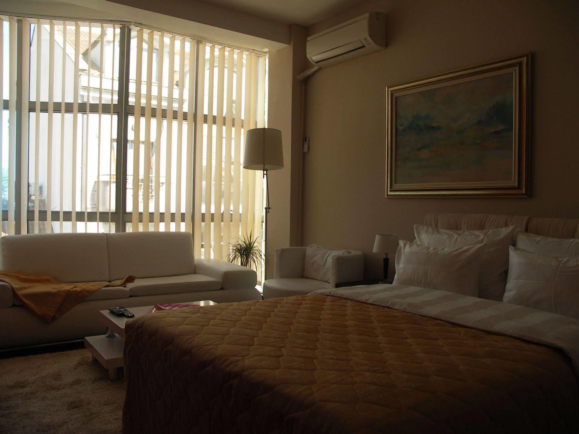Alexandar Lux Hotel 4*